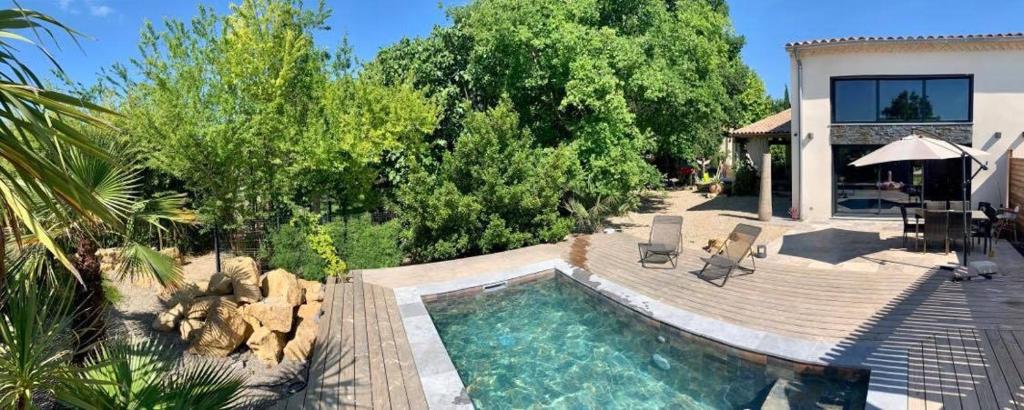 Villa avec piscine et jacuzzi
