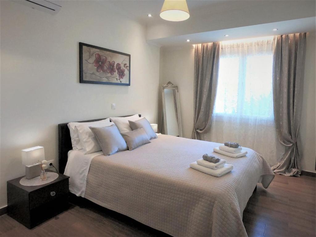 Sunshine Home 1 with Sea View 2