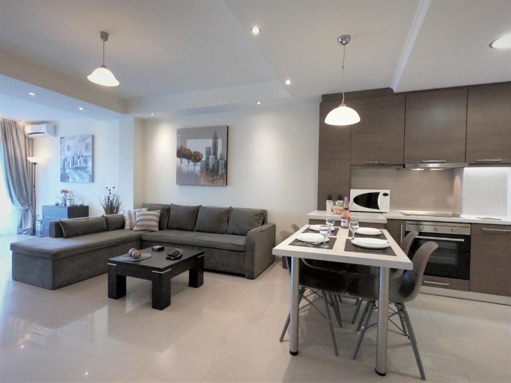 Sunshine Home 1 with Sea View 4