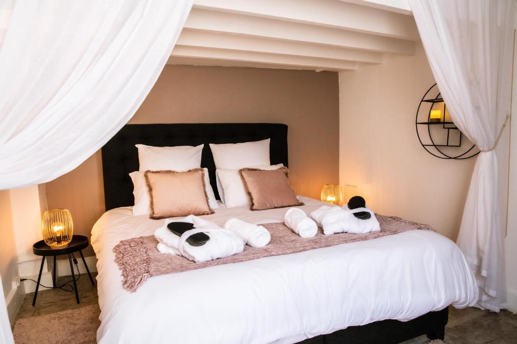 Suite romantique avec Jacuzzi - Hypercentre, Place Jean Jaurès 6