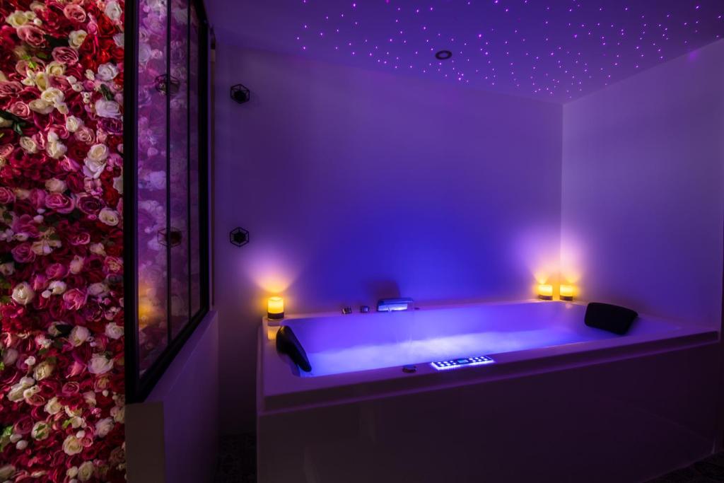 Suite romantique avec Jacuzzi - Hypercentre, Place Jean Jaurès 7