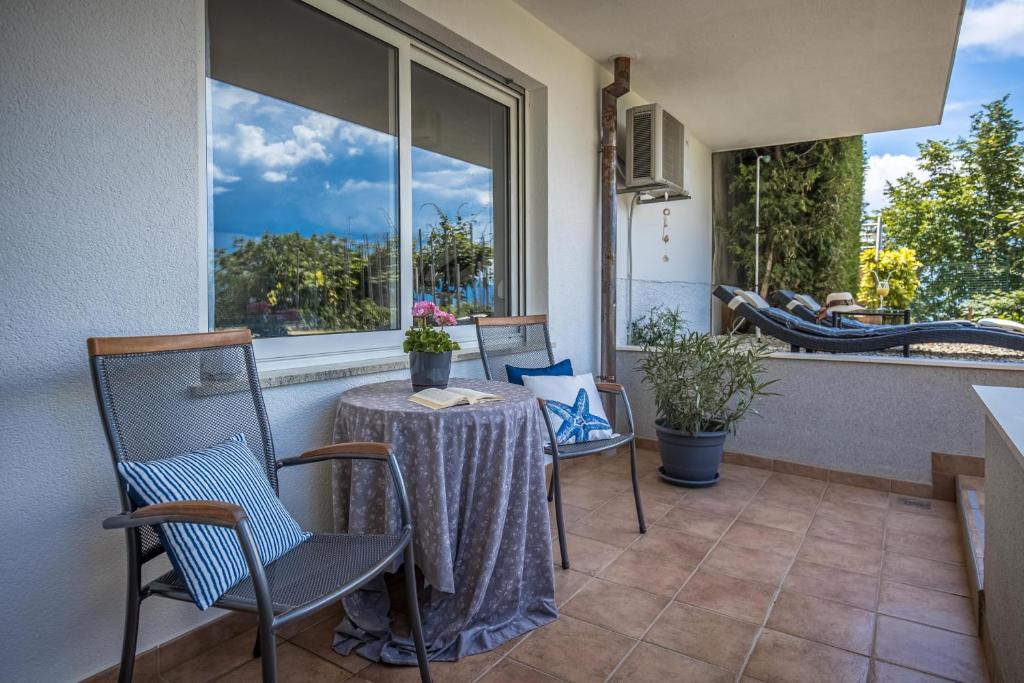 TERRA MAGICA DELUXE Apartment Or Room with Free Parking, Terrace and Sea View 3