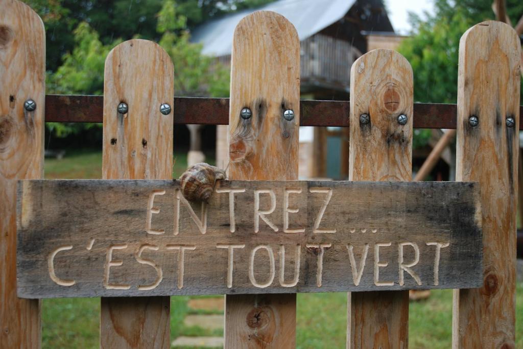 Photo de la galerie de l'établissement La Cabane Du Verger, à Salives