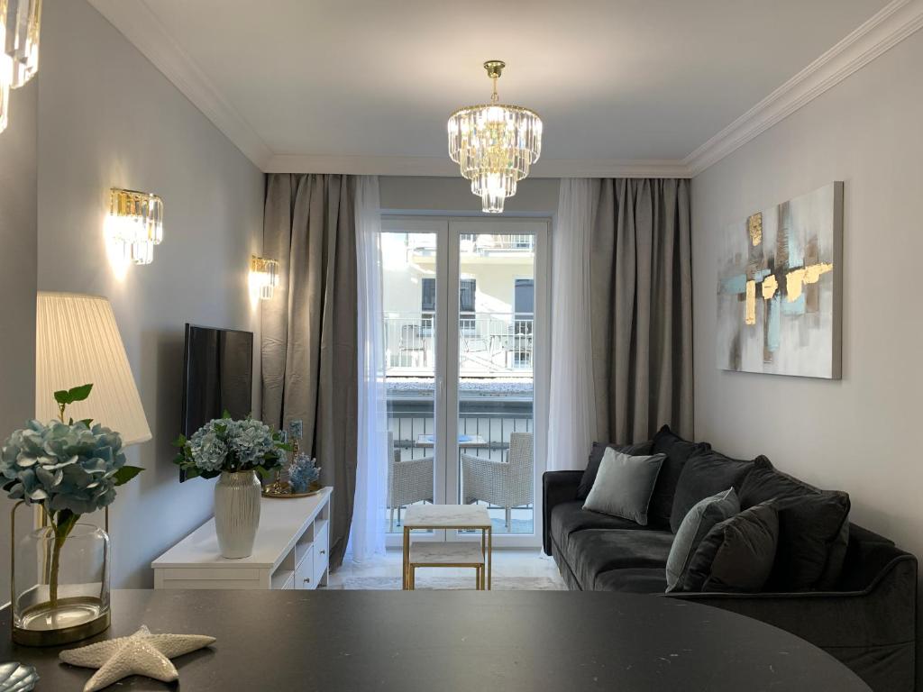 Hamptons Apartment 5