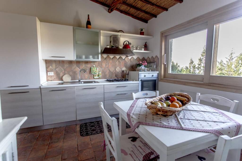 Photo de la galerie de l'établissement Villa Con Piscina Vista Mare, à Cala Bitta