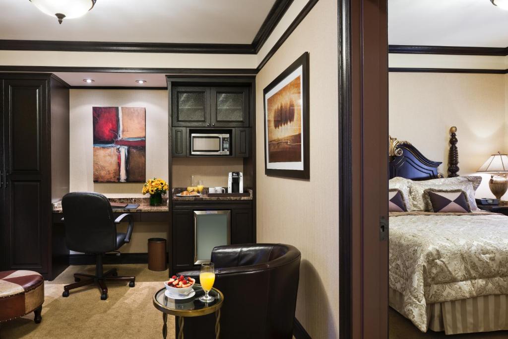 Hotel Lucerne Image