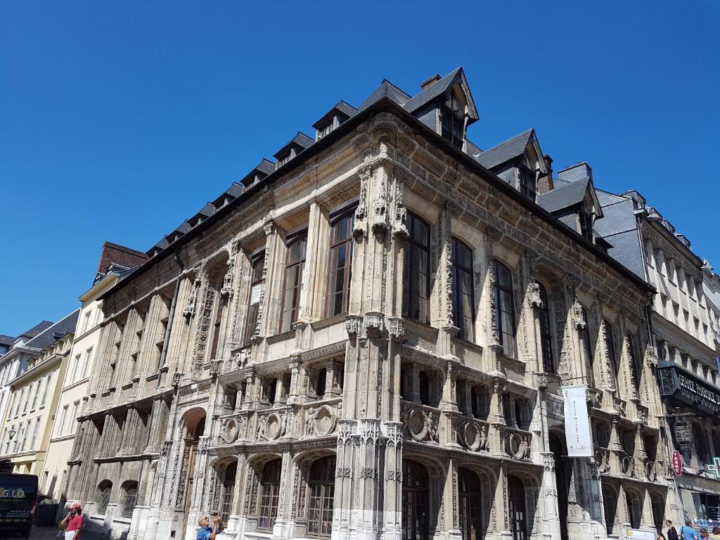 le velours des gantiers, confort et hospitalité en plein centre historique 6