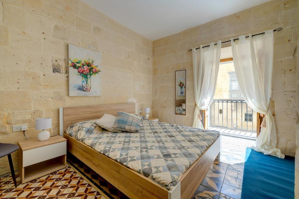 Central and Cosy 2BR Apt in Valletta by Buena Vista 7