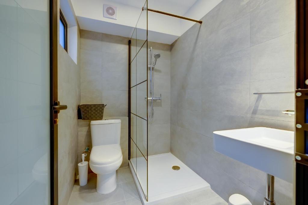 Central and Cosy 2BR Apt in Valletta by Buena Vista 8