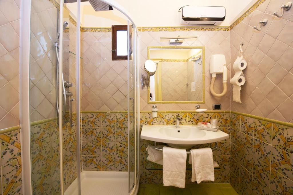 Residenza Del Duca Rooms & Apartments 8