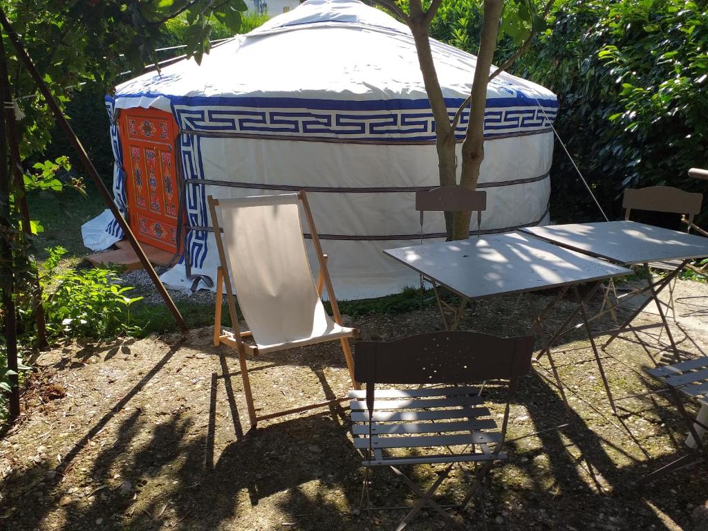 Photo de la galerie de l'établissement Eco Yourte Lac du Bourget, à Conjux