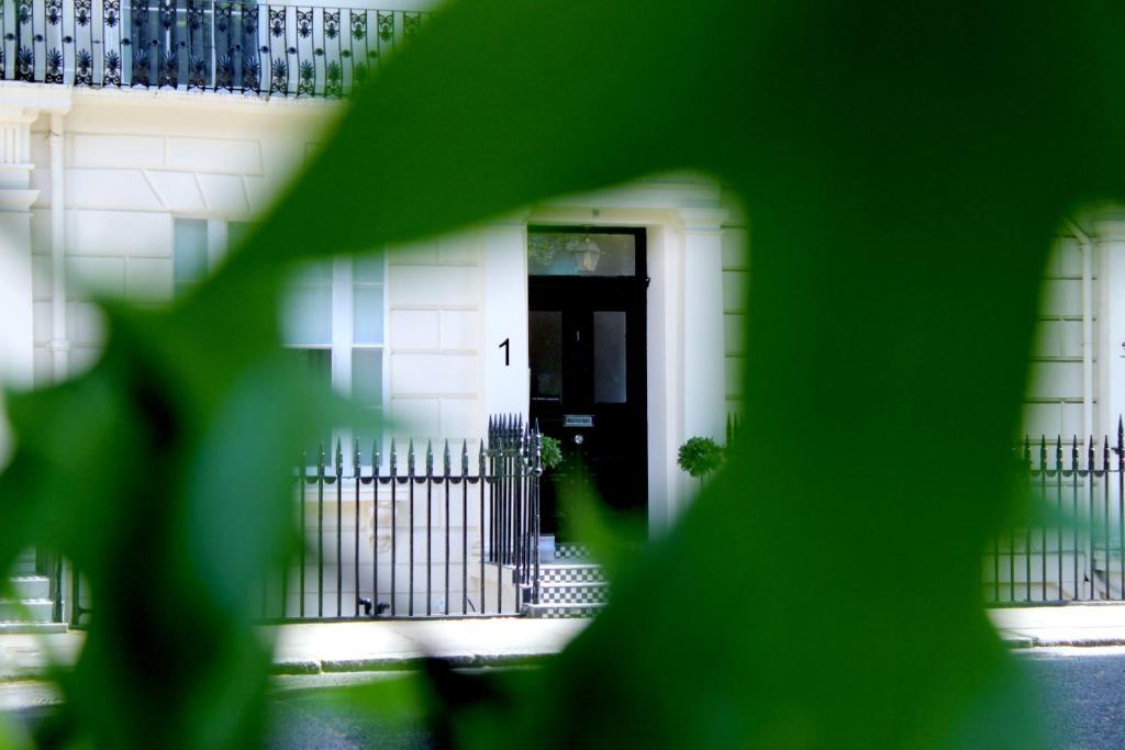 1 Craven Hill Gardens 6