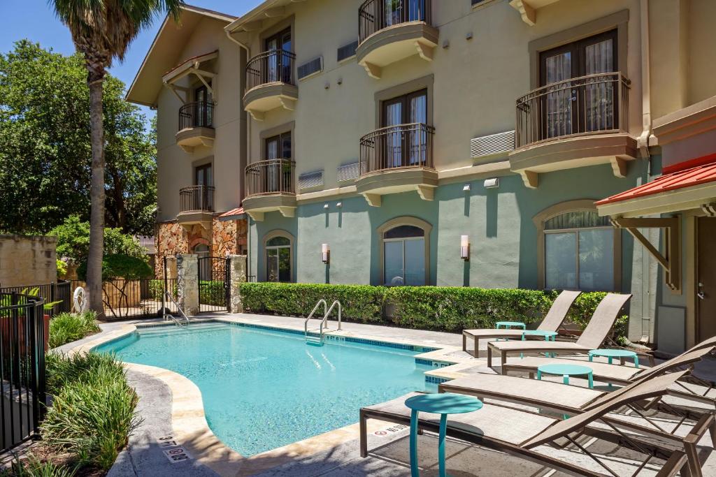 Hotel Indigo San Antonio Riverwalk, an IHG Hotel Image