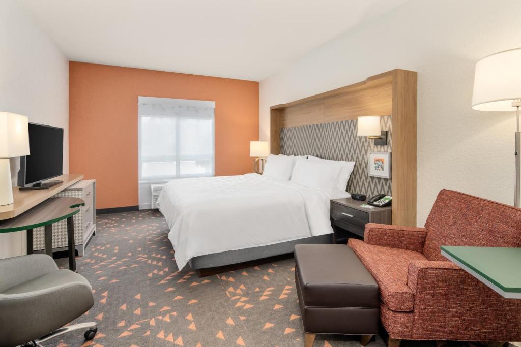 Holiday Inn & Suites Orlando I-Drive Theme Parks Image