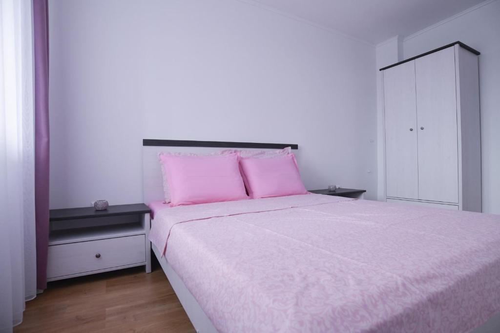 White Apartment 2