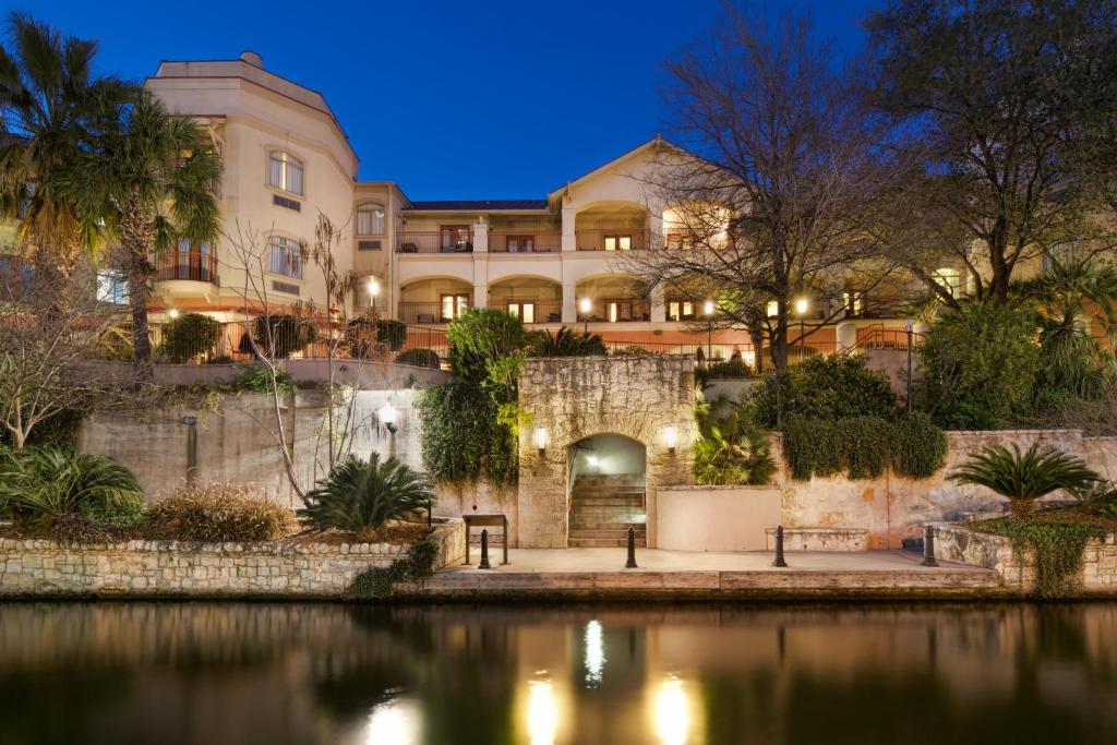 Hotel Indigo San Antonio Riverwalk, an IHG Hotel Image