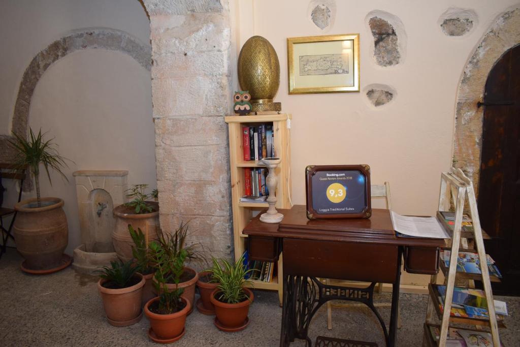 Loggia Traditional Suites 7