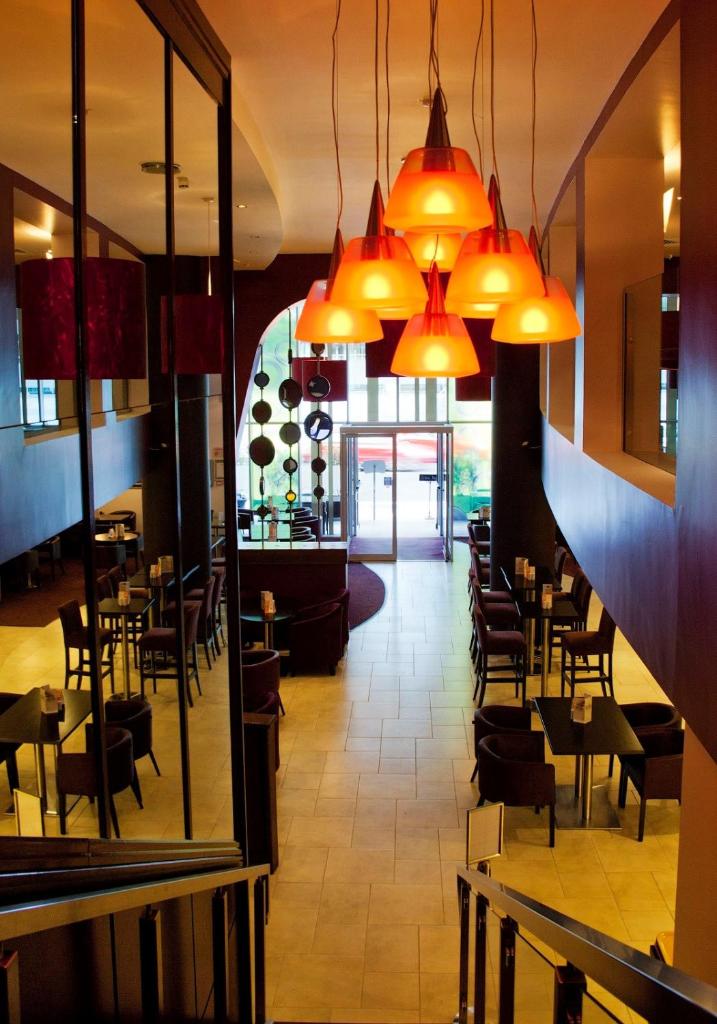 Clayton Hotel Cardiff Lane Image