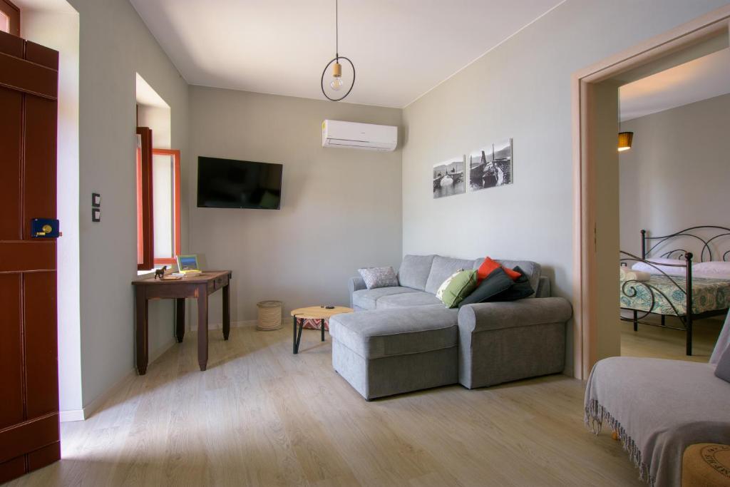 Pavlakis Lemon-Tree House 5