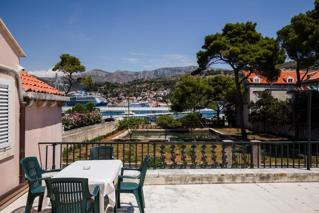 Apartments Katarina-Two Bedroom Apartment with Parking 8