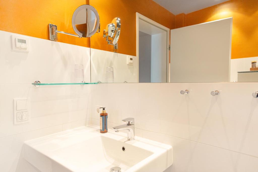 FirstClass Apartments 5