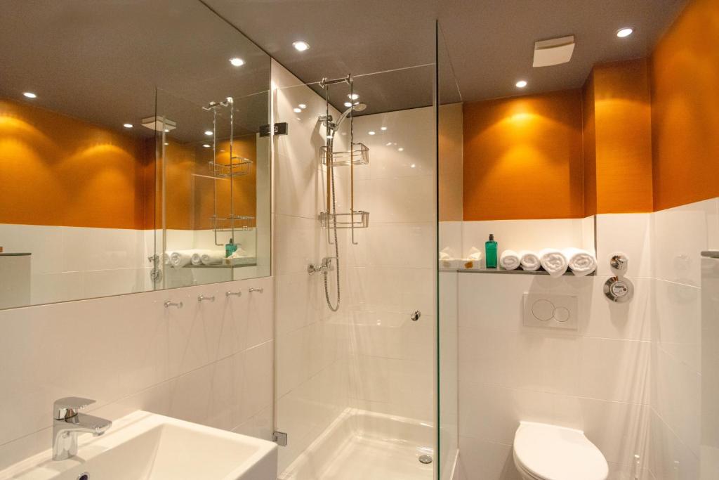 FirstClass Apartments 8