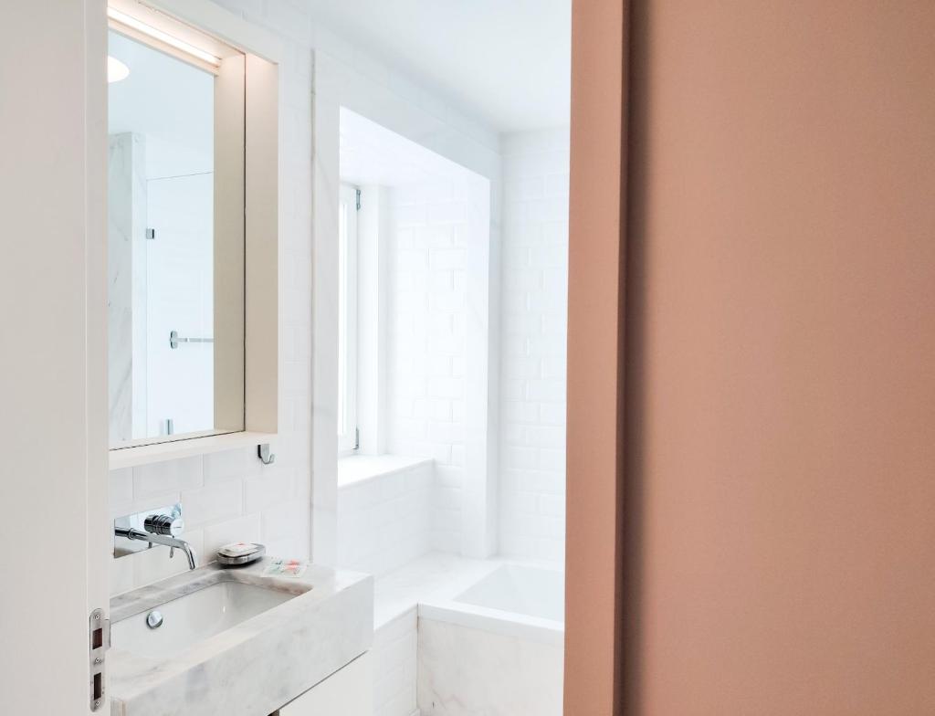 FLH Downtown Modern Apartment 8