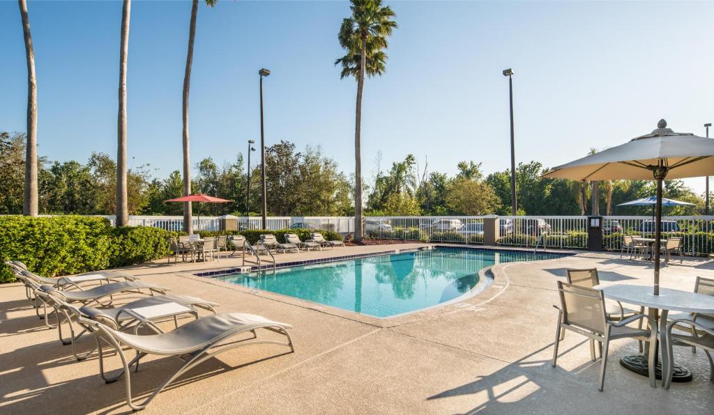 Holiday Inn Express & Suites Orlando International Airport, an IHG Hotel Image