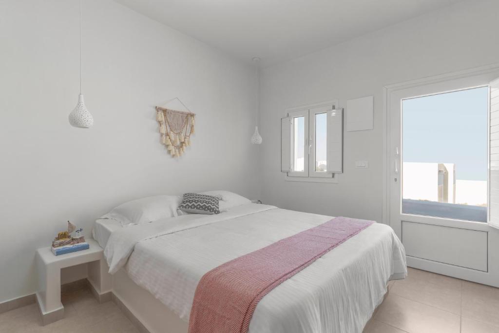 Thallos Cave House and Apartments 8
