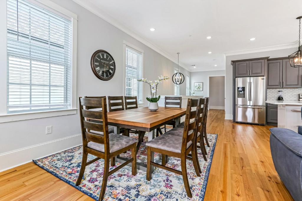 Stunning 4BR-5BR near French Quarter Homes by Hosteeva 7