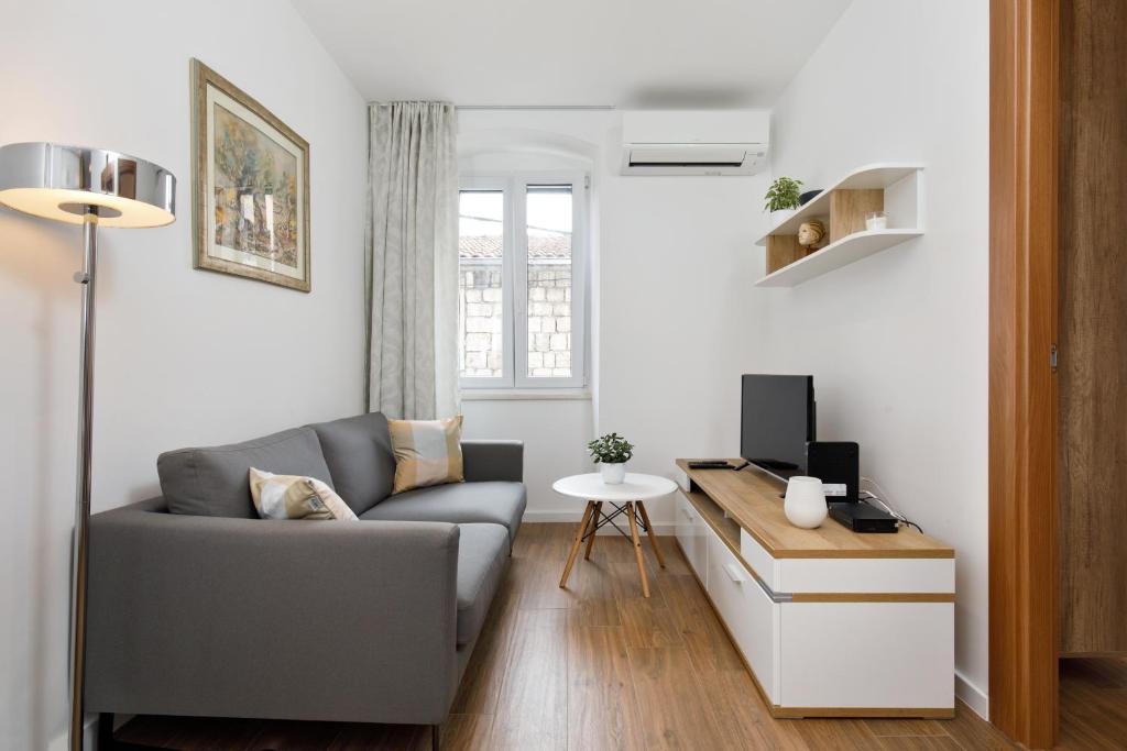 Dominus, Modernly Decorated Suite in City Center 1