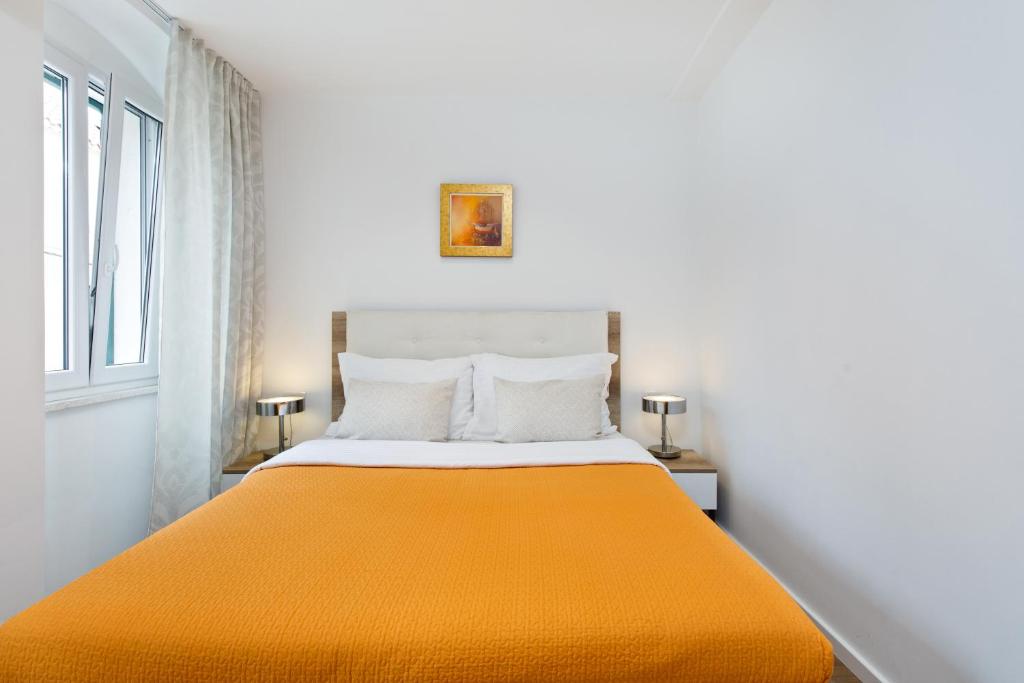 Dominus, Modernly Decorated Suite in City Center 7