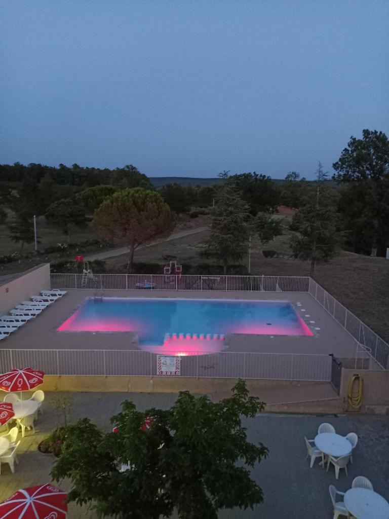 Photo de la galerie de l'établissement Camping la Rouviere les Pins, à Vagnas