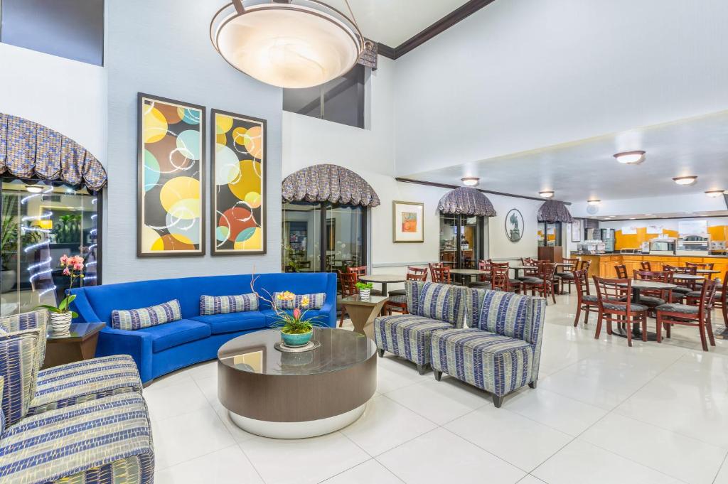 Holiday Inn Express San Diego - Sea World Area, an IHG Hotel Image