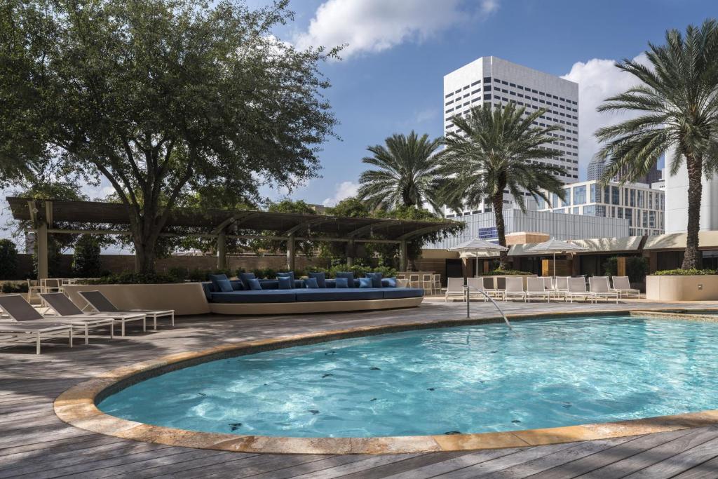 Four Seasons Hotel Houston Image