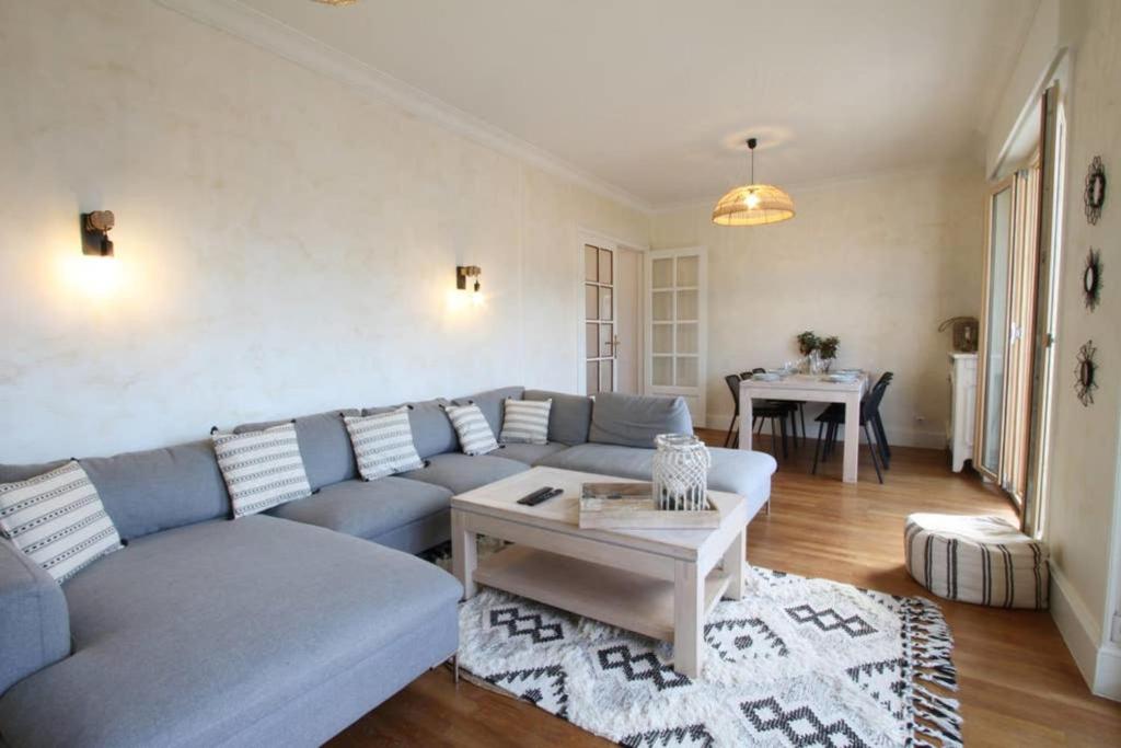 Large 4 rooms in the city center 7