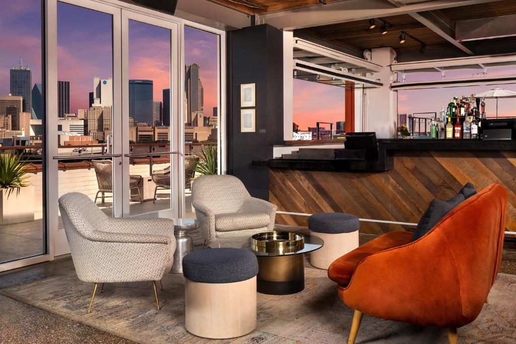 Canvas Hotel Dallas Image
