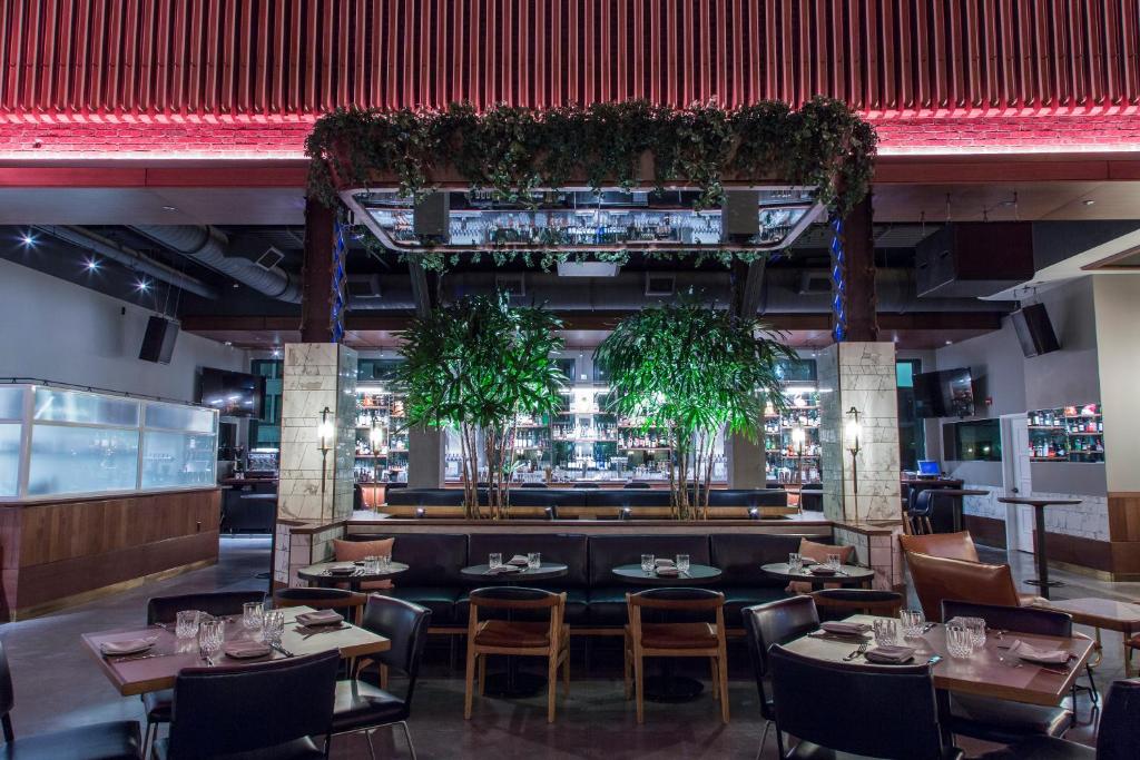 Kimpton Gray Hotel Chicago, an IHG Hotel Image