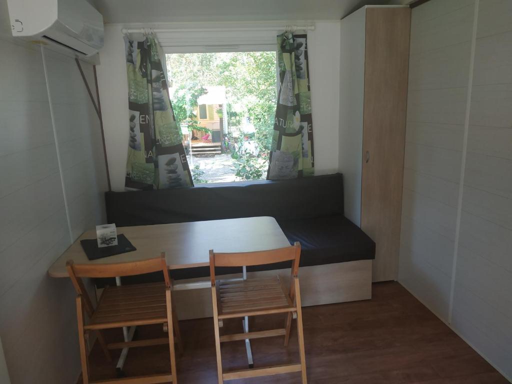 Photo de la galerie de l'établissement Camping les Sables, à Tournon-sur-Rhône