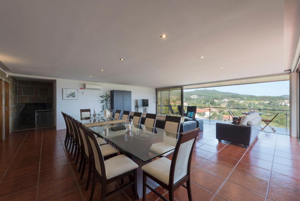 LovelyStay - Casa Guimas 1