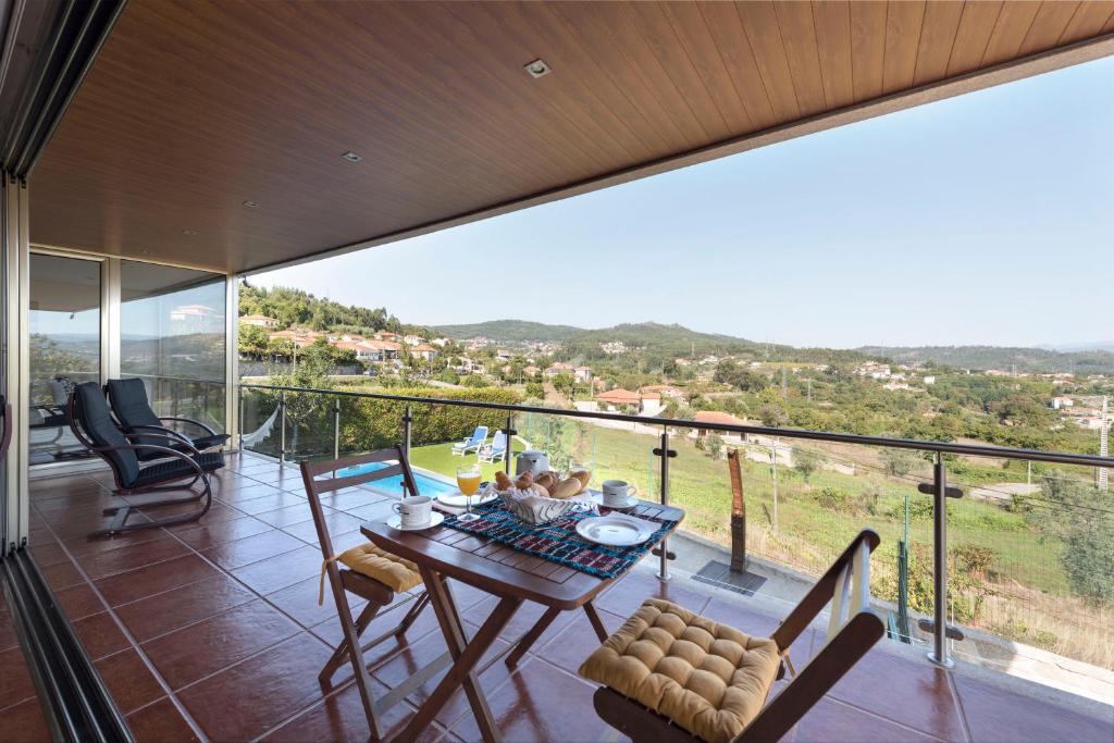 LovelyStay - Casa Guimas 7