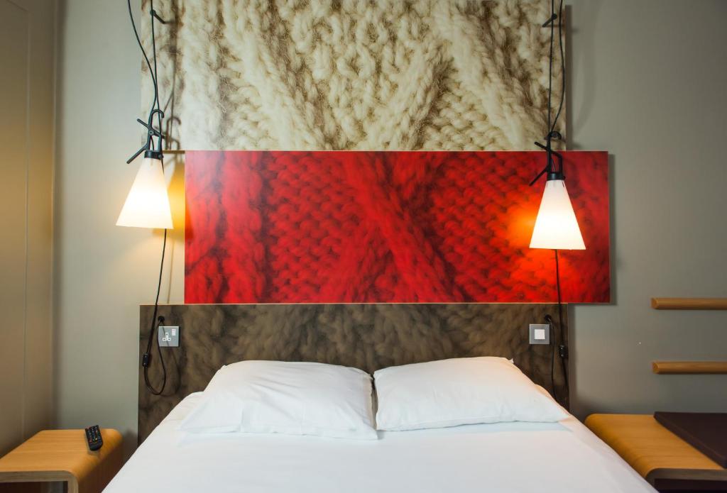 Ibis Sheffield City Image