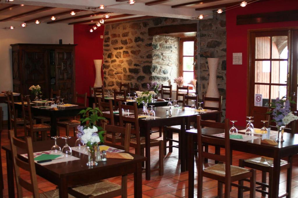 Photo de la galerie de l'établissement Auberge & Camping Sabatoux, à Montusclat
