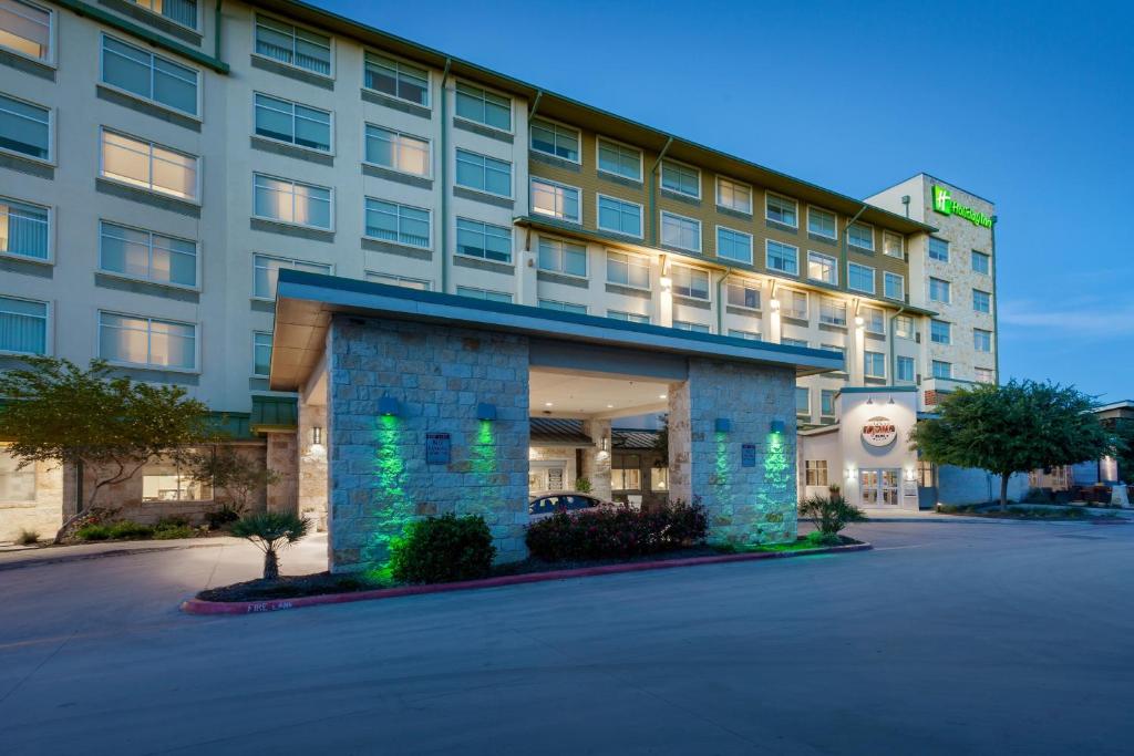 Holiday Inn San Antonio Northwest- SeaWorld Area, an IHG Hotel Image