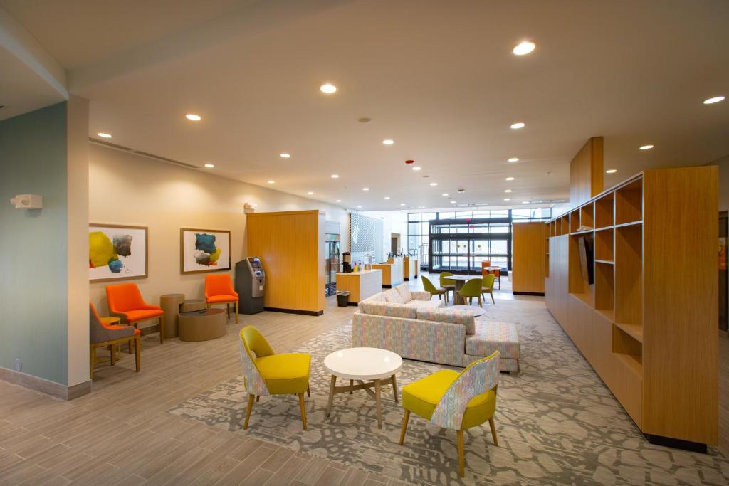 Holiday Inn - Kansas City - Northeast, an IHG Hotel Image