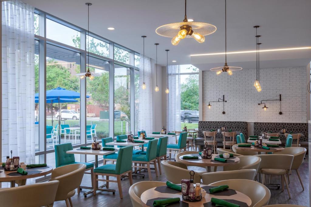 Holiday Inn Cleveland Clinic, an IHG Hotel Image