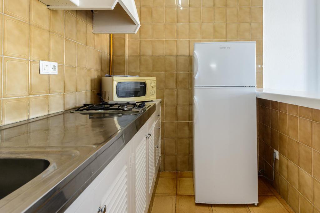 Apartamentos San Antonio Beach 4