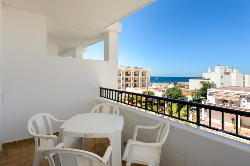 Apartamentos San Antonio Beach 7