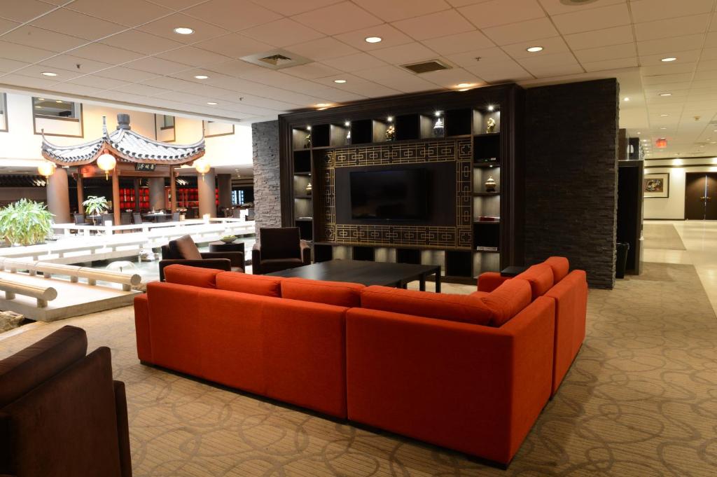 Holiday Inn Montreal Centre Ville Downtown, an IHG Hotel Image