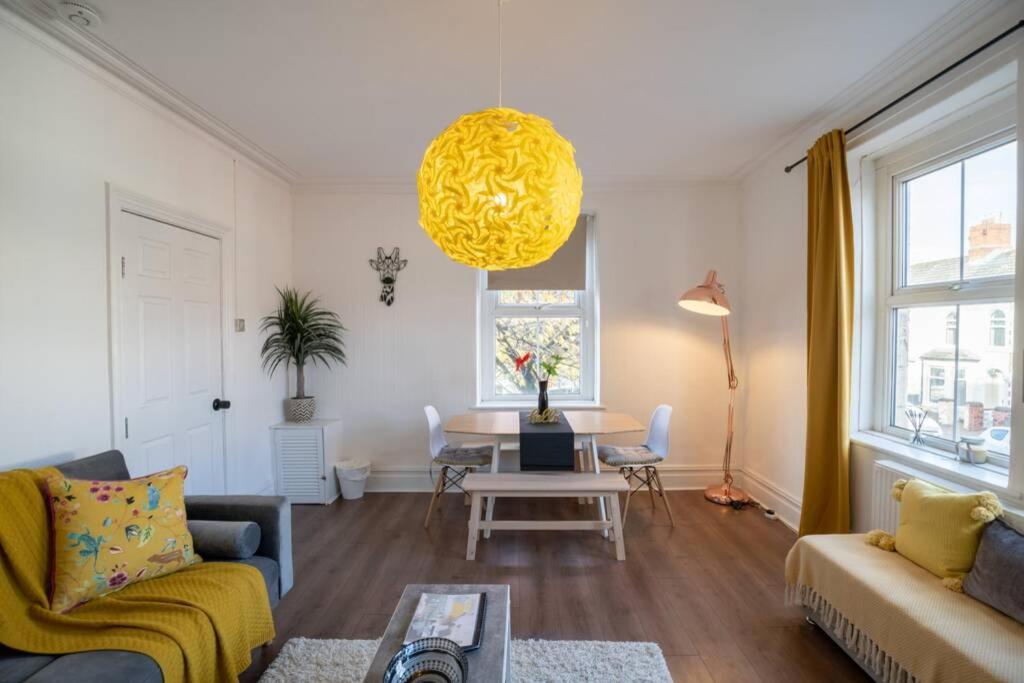Phenix Central - Huge 3 Bed, Super Equipped Apartment. 8